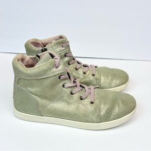 UGG Girls Schyler Metallic High Top Sneakers 6